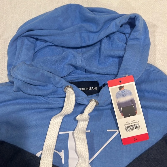 NWT Calvin Klein baby blue/ navy/ white tie-dye sweatshirt - Picture 3 of 3